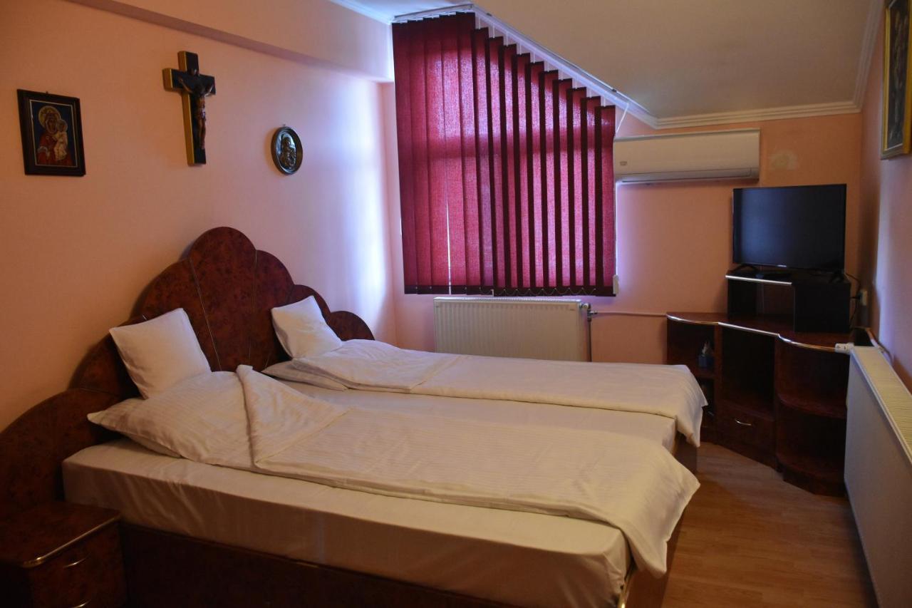 Vila Angela Felix Hotel Sînmartin Екстериор снимка