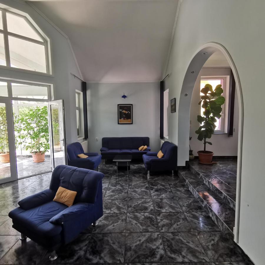Vila Angela Felix Hotel Sînmartin Екстериор снимка