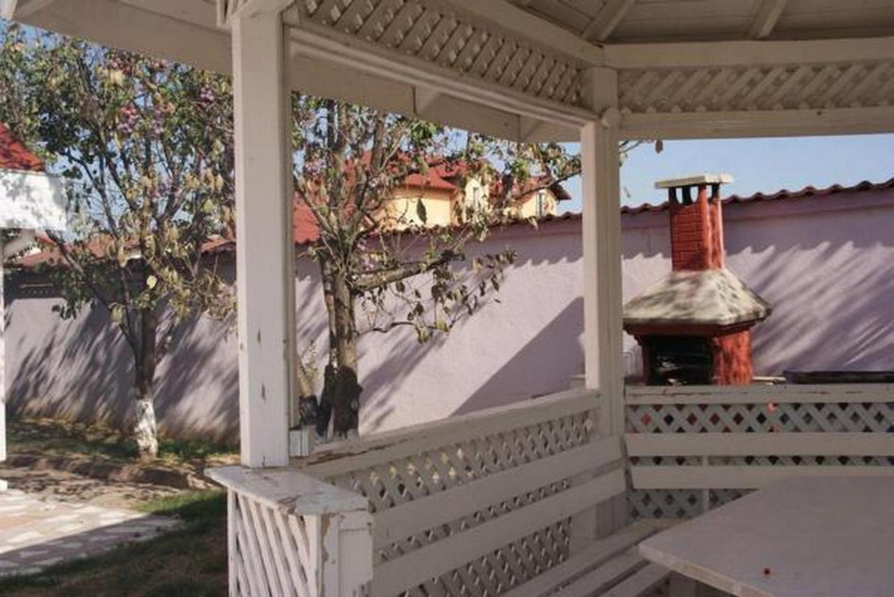 Vila Angela Felix Hotel Sînmartin Екстериор снимка